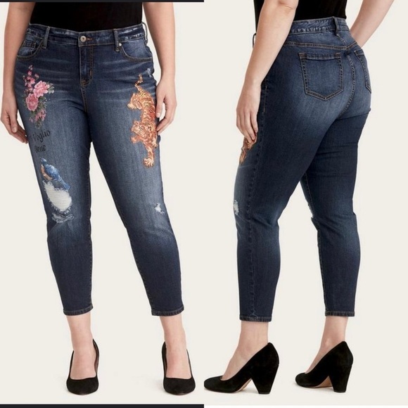 Torrid Cropped 
Girlfriend Oakdale Paint
Regular Tiger Jeans  12 - Picture 1 of 11